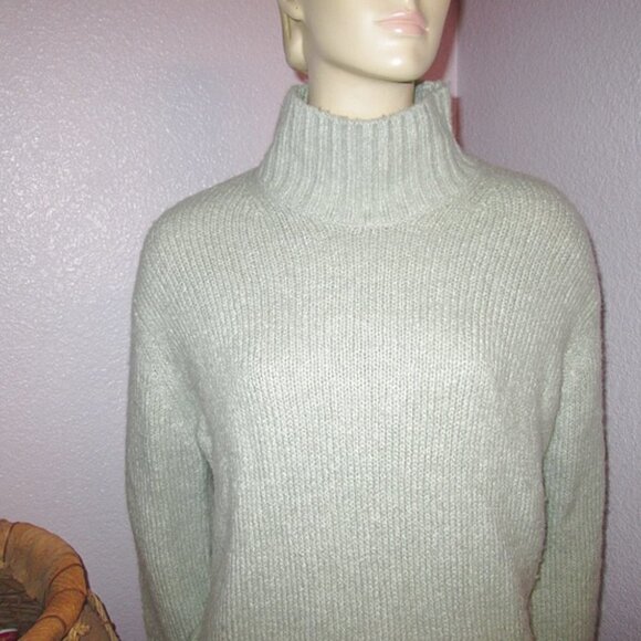 H&M Alpaca Wool Blend Sweater Size XS Pullover Turtleneck Ribbed Oversized Crop - Picture 2 of 10